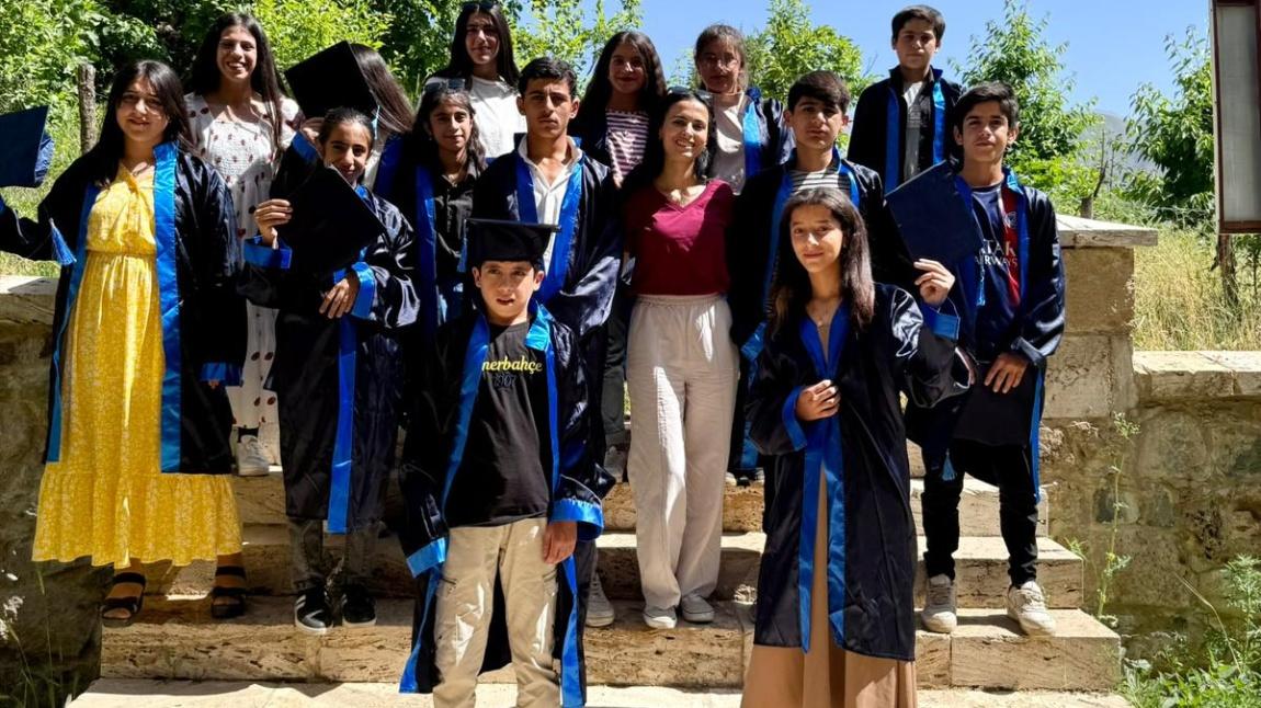 8. SINIFLARIMIZ İÇİN NEHRİ'DE MEZUNİYET YEMEĞİ